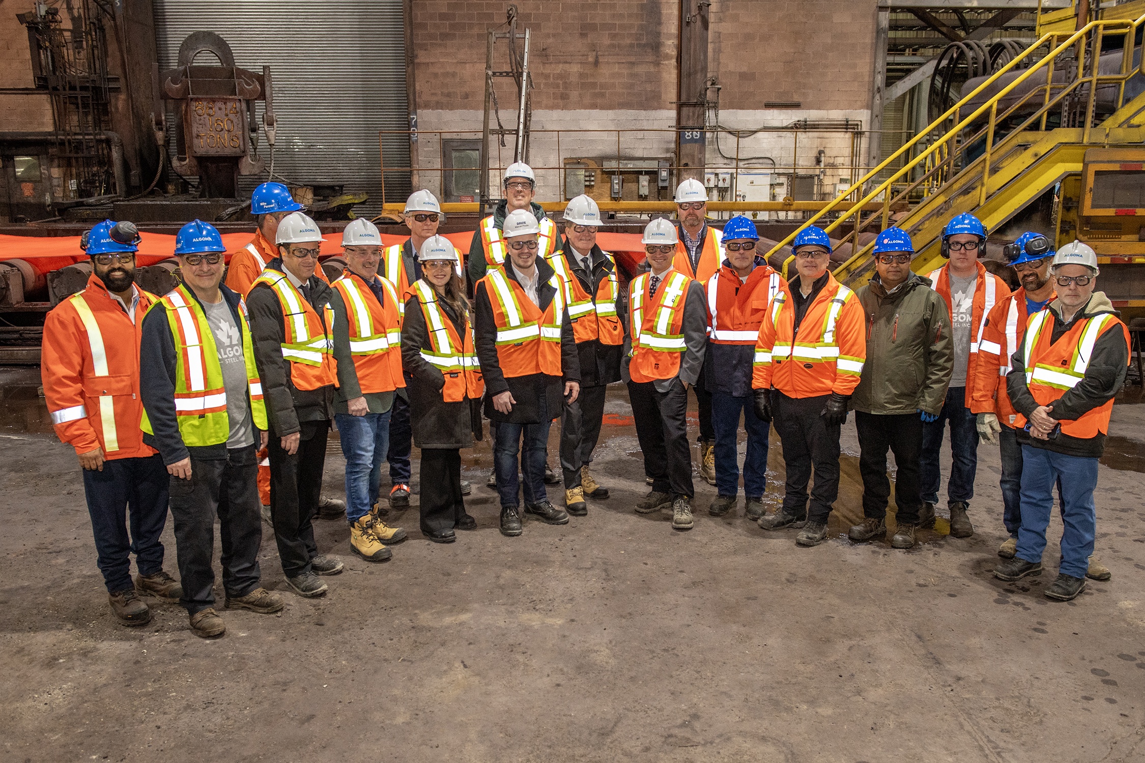 Davie et Algoma Steel célèbrent le laminage d’acier canadien pour la construction du brise-glace Polaire Max de la Garde côtière canadienne