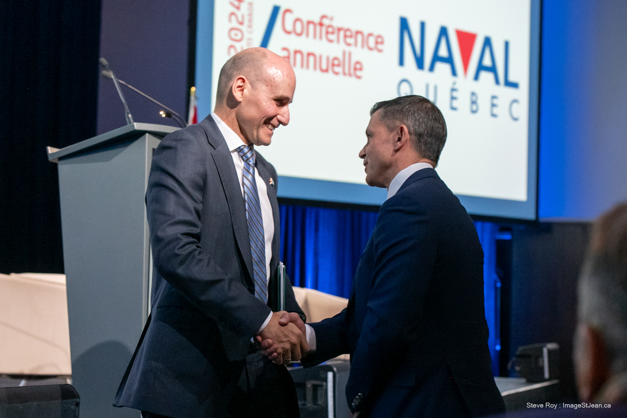 Le ministre Duclos annonce de nouveaux investissements dans la Stratégie nationale de construction navale lors de la conférence annuelle de Naval Québec